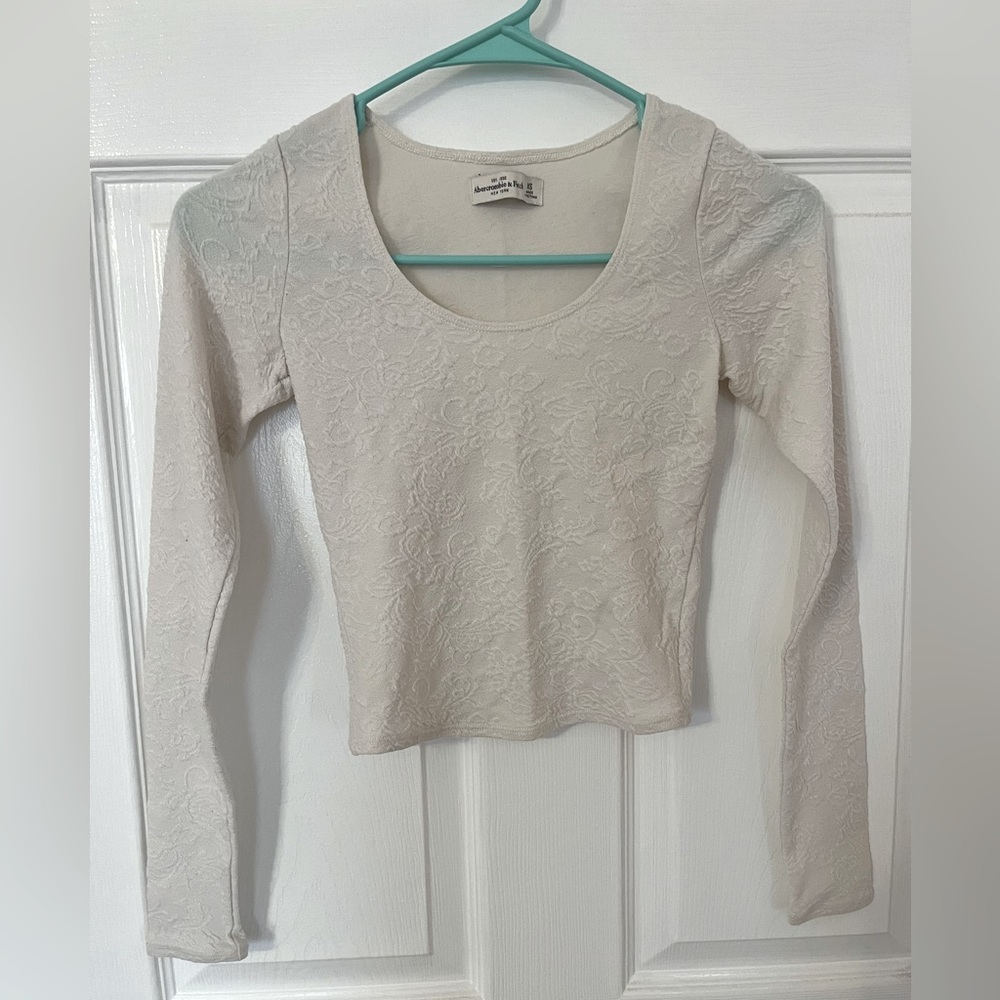 Abercrombie & Fitch long sleeve crop top